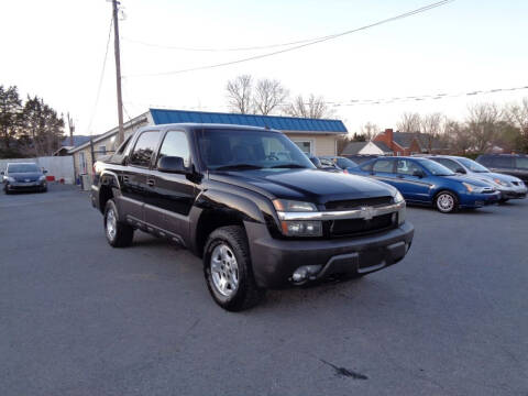 2003 Chevrolet Avalanche for sale at Supermax Autos in Strasburg VA