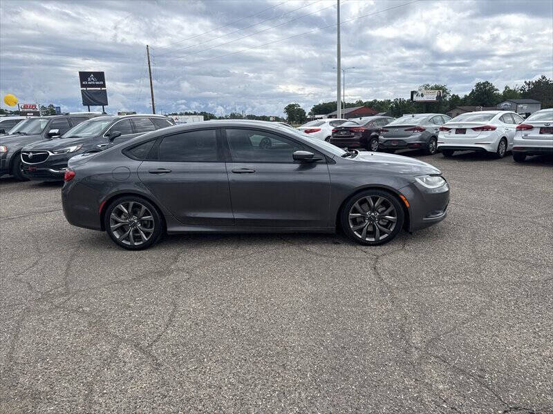 2016 Chrysler 200 S