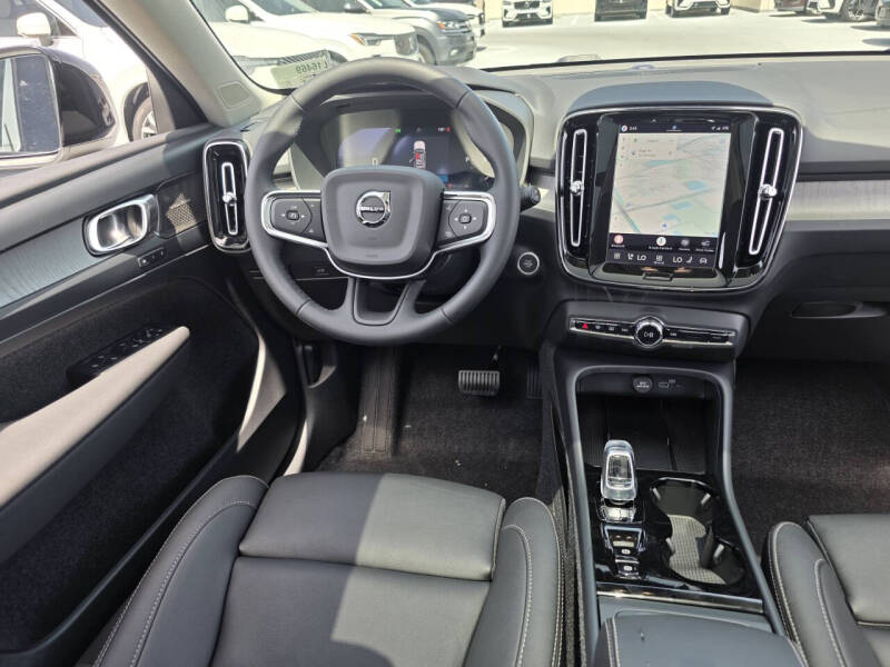 2026 Volvo XC40 B5 Plus