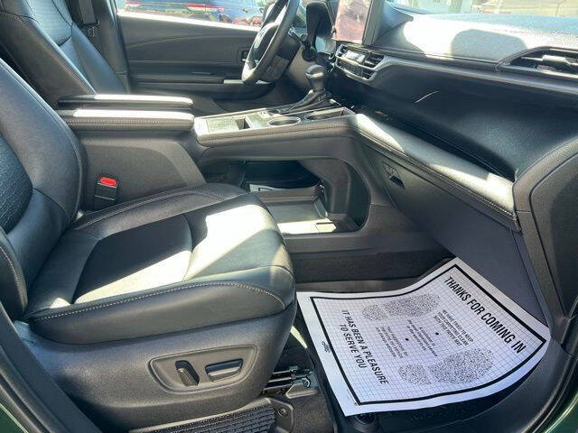 2025 Toyota Sienna Woodland Edition