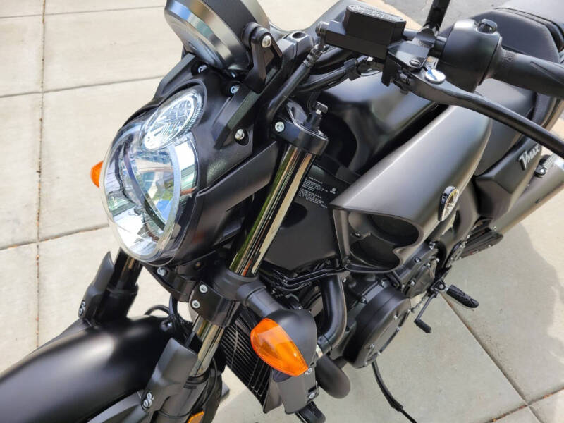 2020 Yamaha VMAX Matte Raven Black