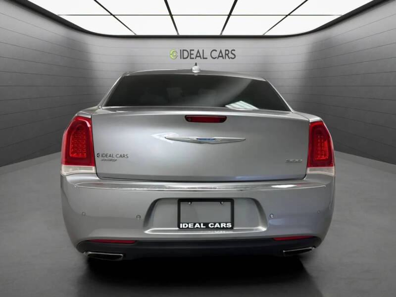 2018 Chrysler 300 Limited