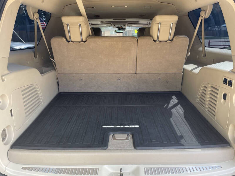 2018 Cadillac Escalade ESV Luxury