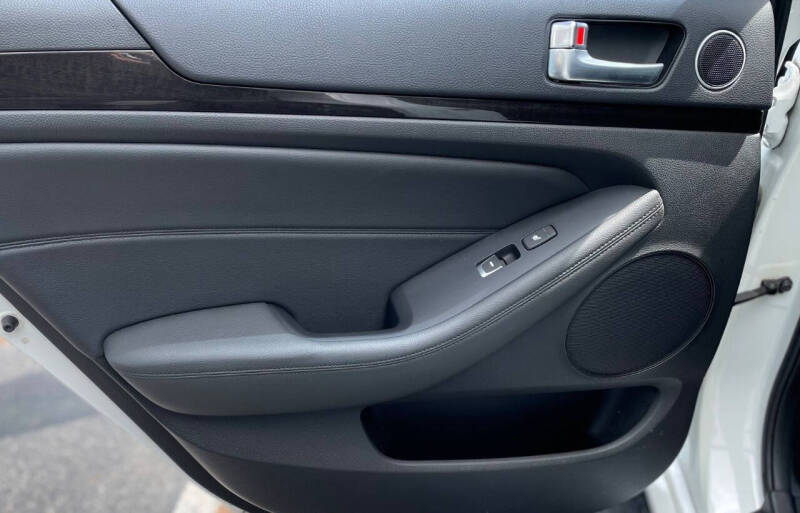 2014 Kia Cadenza Limited