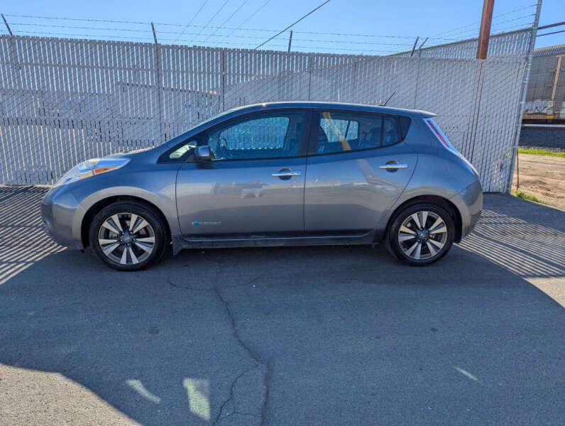 2016 Nissan LEAF