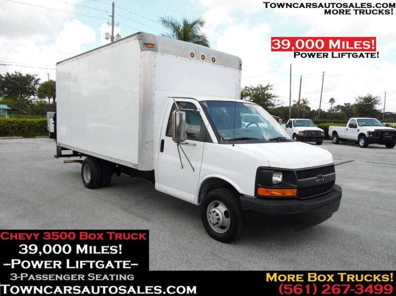 2004 Chevrolet Express Cutaway for sale at Town Cars Auto Sales in West Palm Beach FL