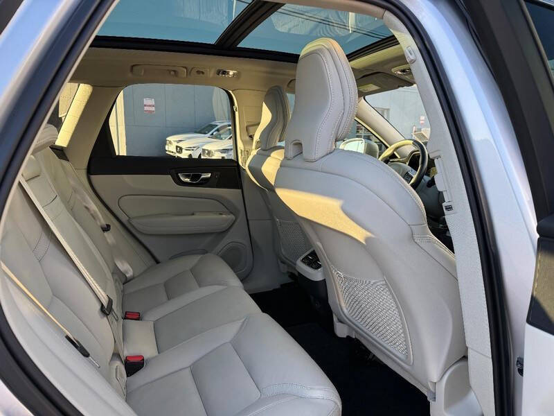 2021 Volvo XC60 T6 Inscription