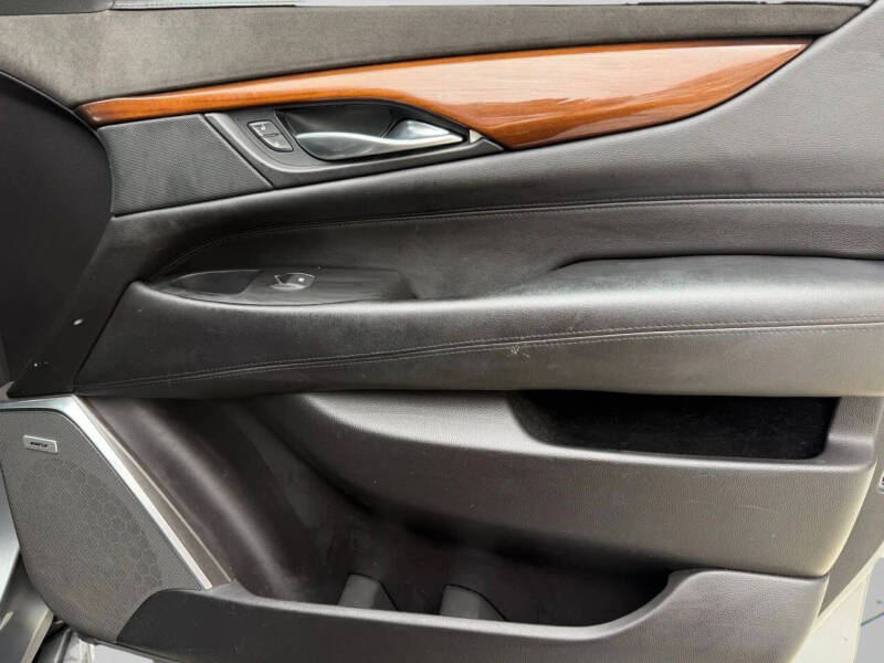 2018 Cadillac Escalade Luxury