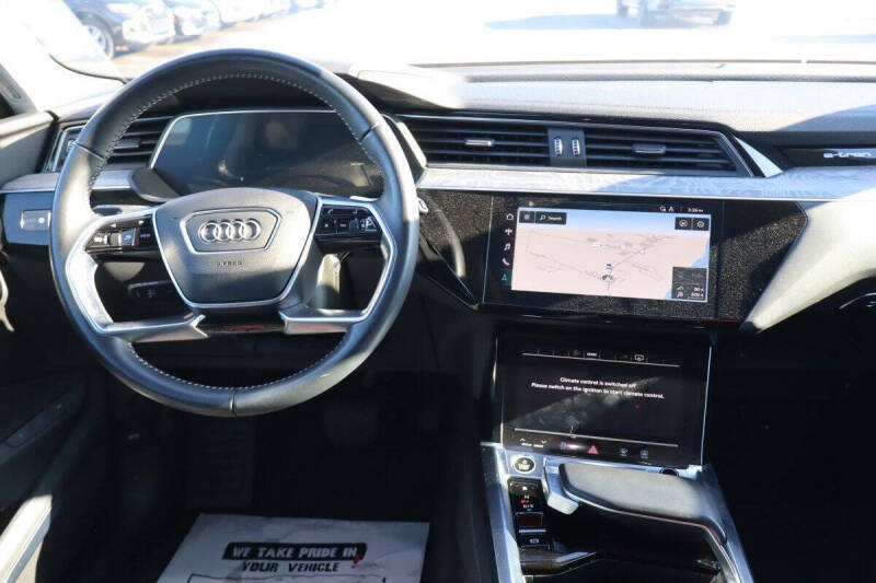 2021 Audi e-tron quattro Premium Plus