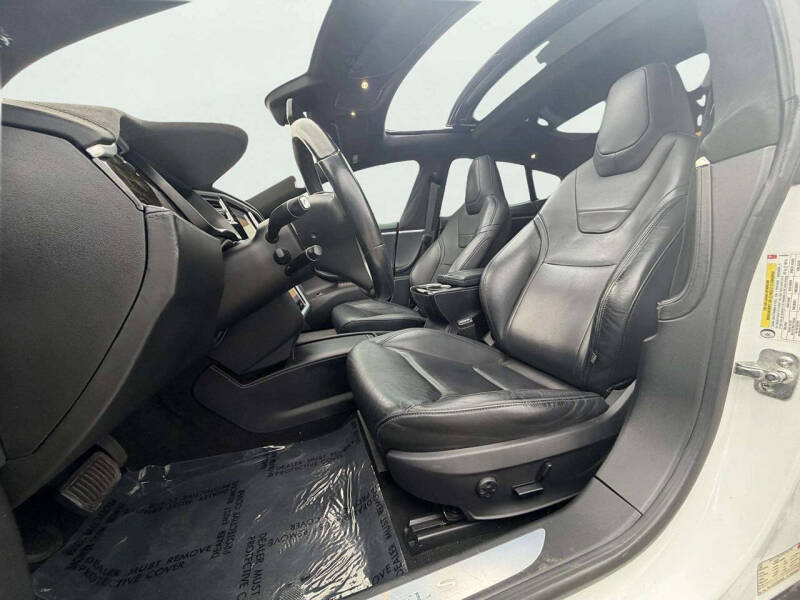 2016 Tesla Model S 90D