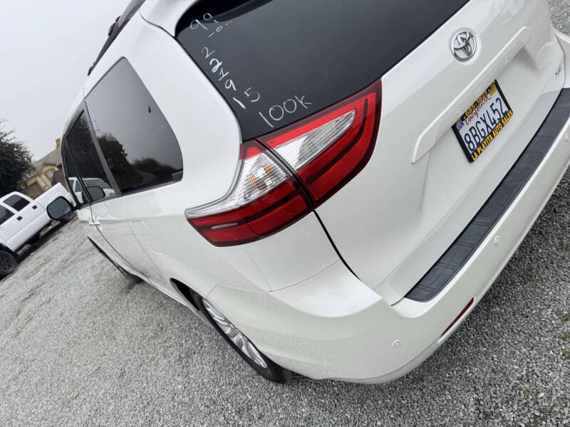 2015 Toyota Sienna XLE Premium 8-Passenger