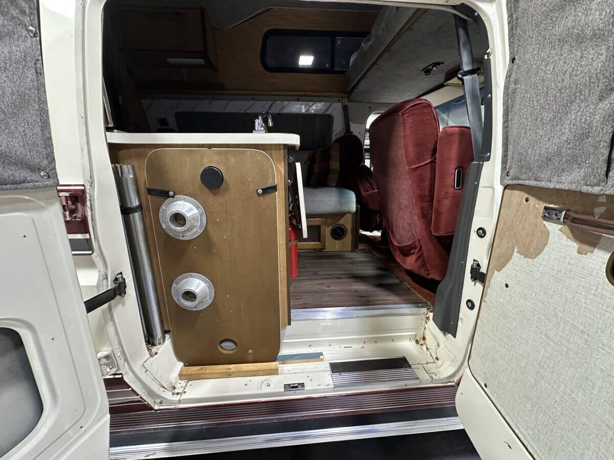 1989 Ford E-Series 77