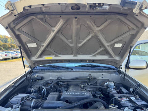 2005 Toyota Sequoia SR5