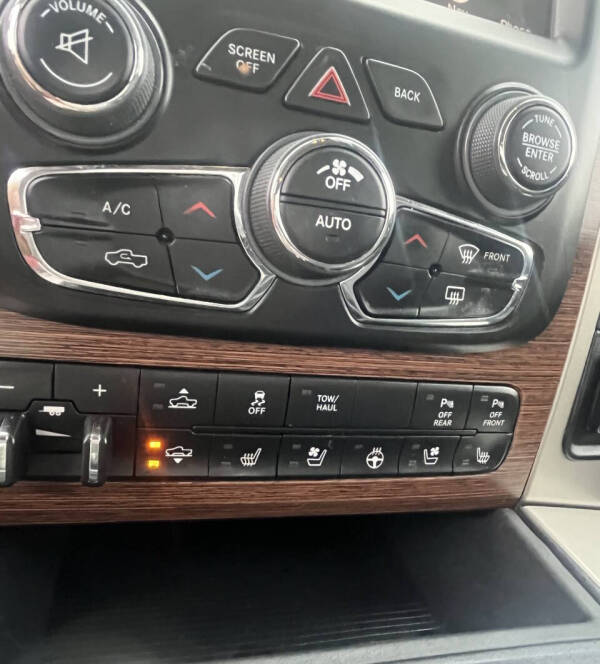 2016 RAM 1500 Laramie