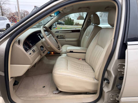 2006 Lincoln Town Car Signature