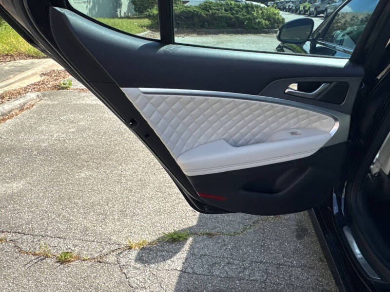2025 Genesis G70