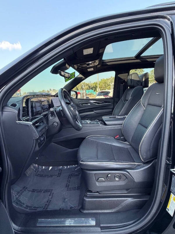 2023 Cadillac Escalade Sport