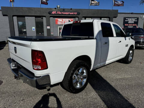 2016 RAM 1500 SLT