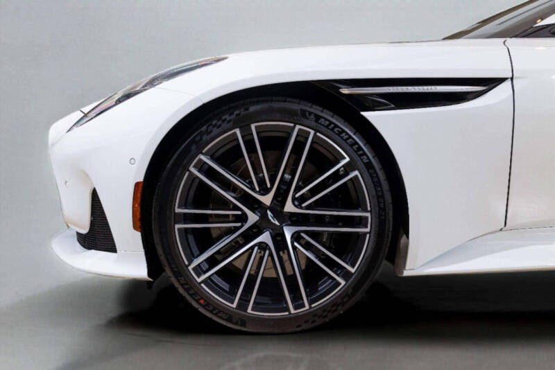 2025 Aston Martin DB12 Volante