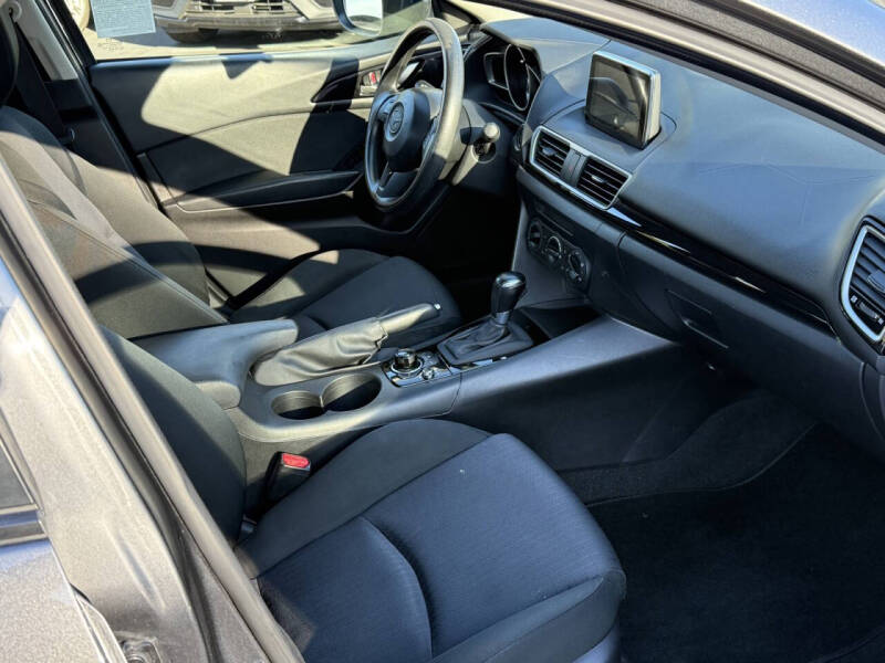 2015 Mazda MAZDA3 i Sport