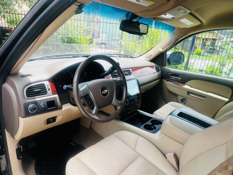 2013 Chevrolet Avalanche LT Black Diamond