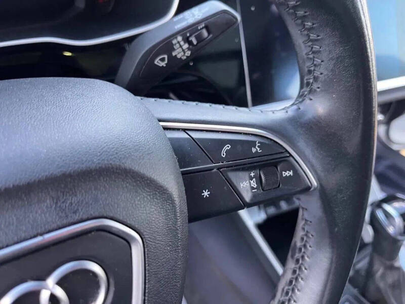 2019 Audi Q3 quattro Premium 45 TFSI