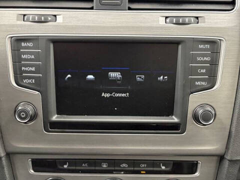 2017 Volkswagen Golf TSI Wolfsburg Edition