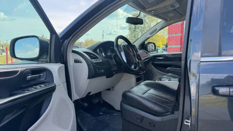 2014 Chrysler Town and Country Touring