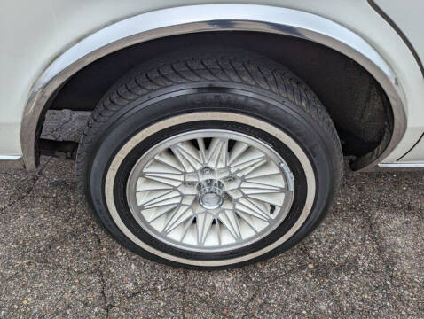 1983 Chrysler New Yorker Fifth Avenue