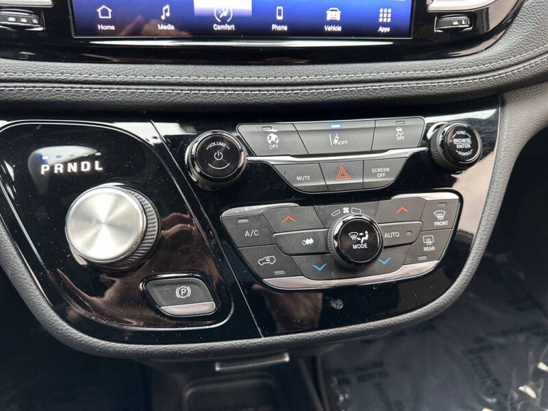 2022 Chrysler Pacifica Touring