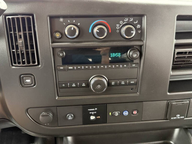 2022 Chevrolet Express LS 3500