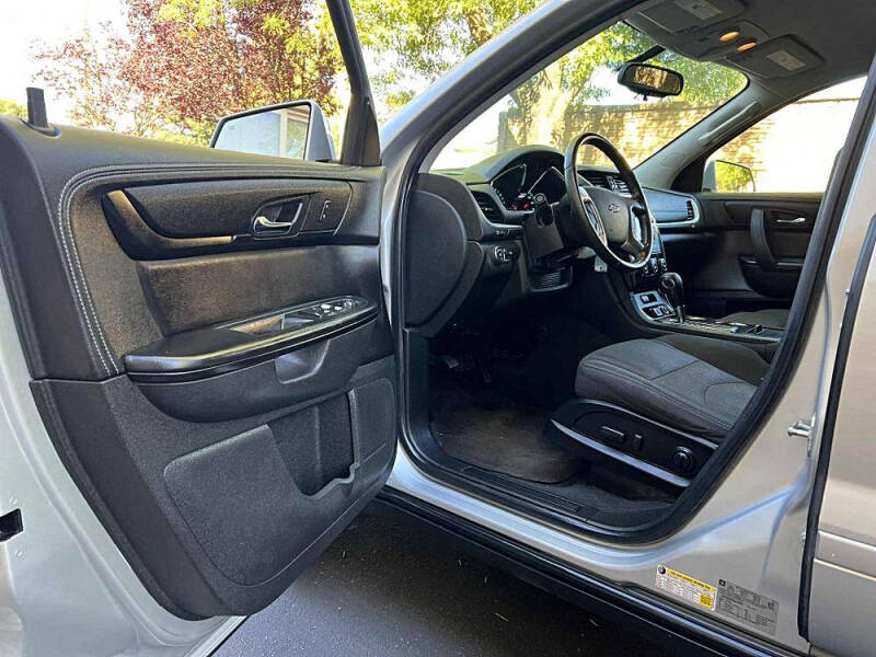 2017 Chevrolet Traverse LT