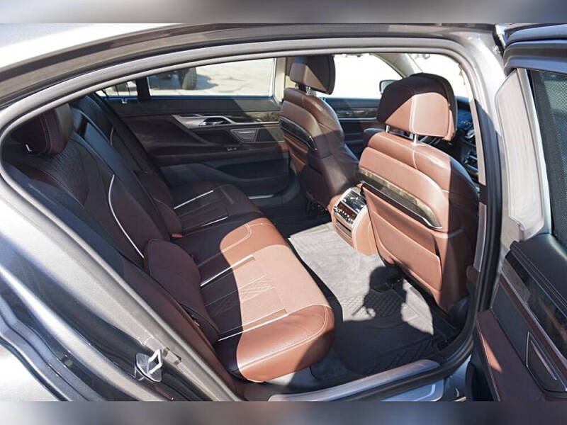 2017 BMW 7 Series 740i