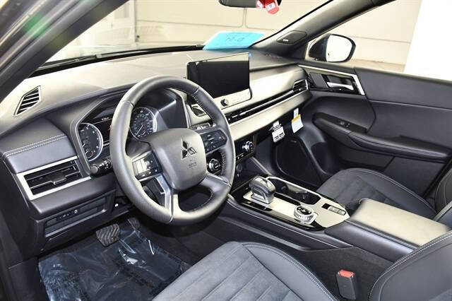 2026 Mitsubishi Outlander LE