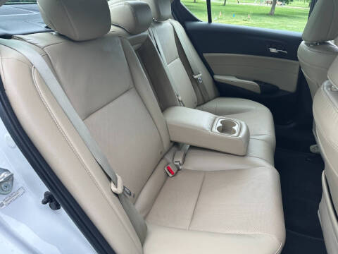 2015 Acura ILX 2.0L w/Tech