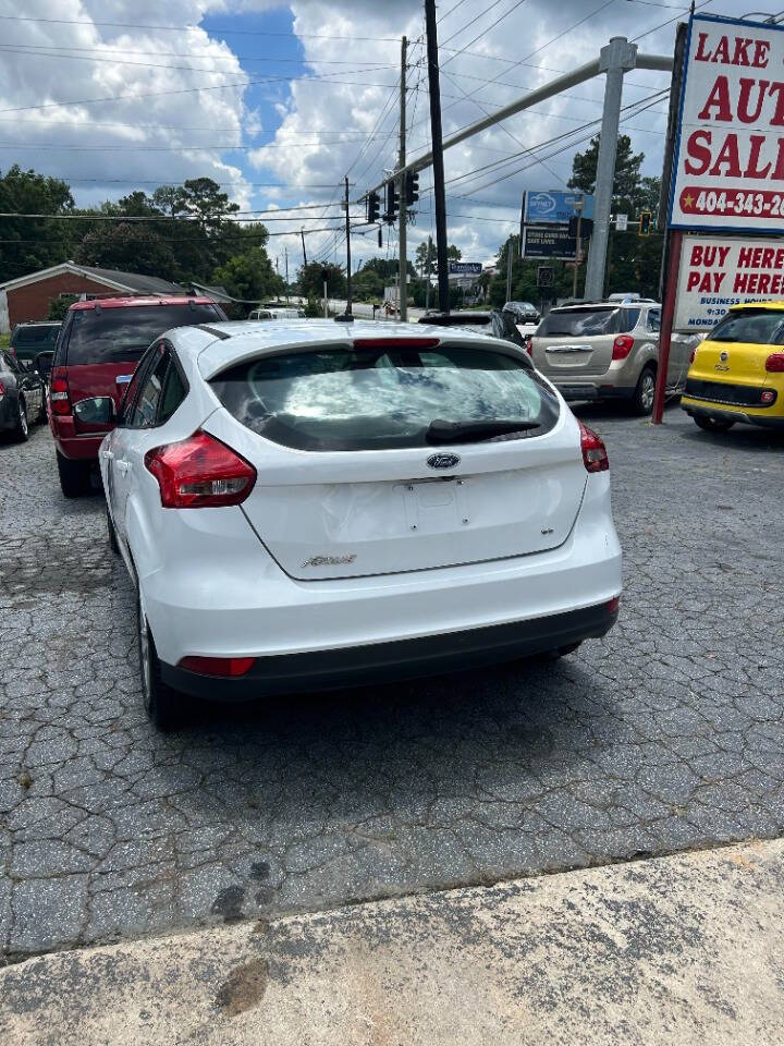 White 2017 Ford Focus SE SE 4dr Hatchback 2