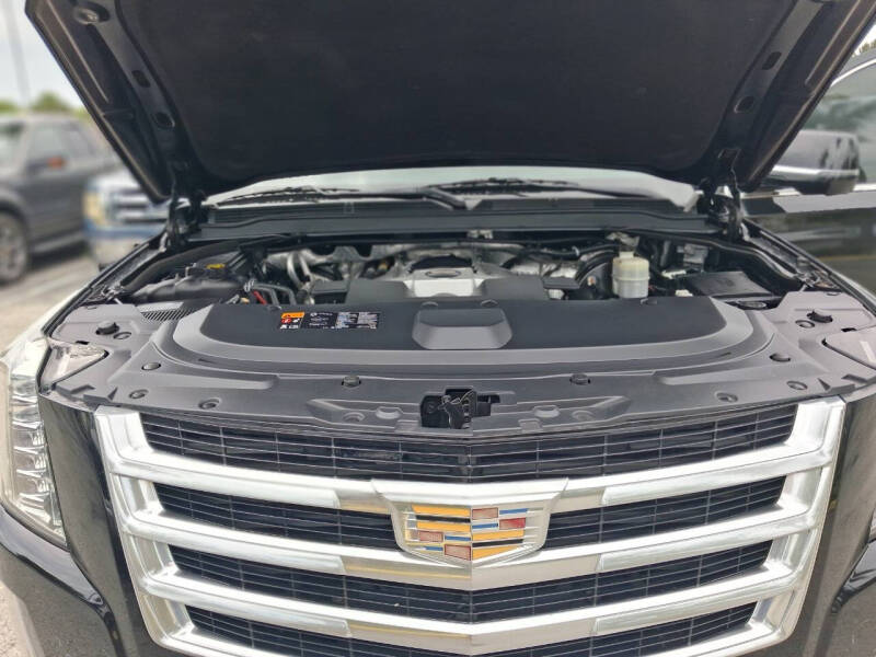 2016 Cadillac Escalade Standard