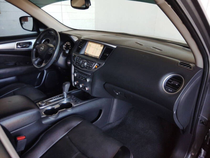 2019 Nissan Pathfinder SL