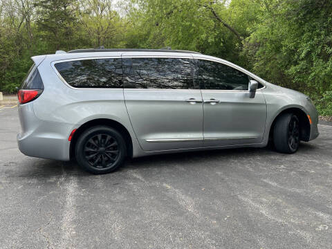 2017 Chrysler Pacifica Touring Plus