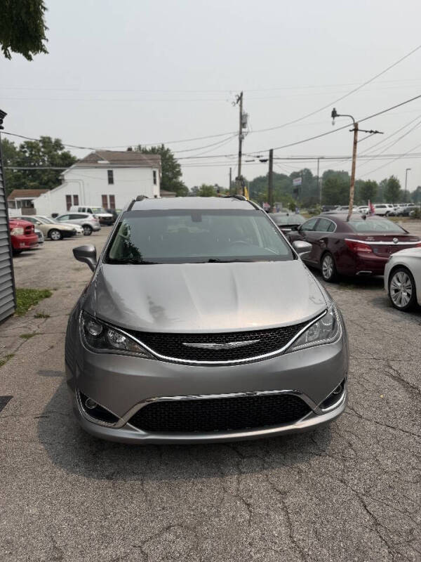 2017 Chrysler Pacifica Touring-L Plus