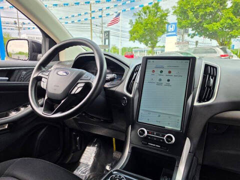 2022 Ford Edge SE