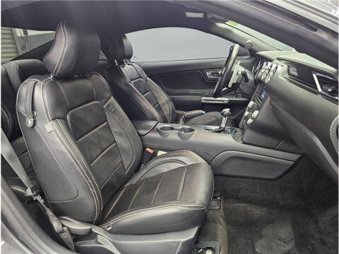 2016 Ford Mustang V6