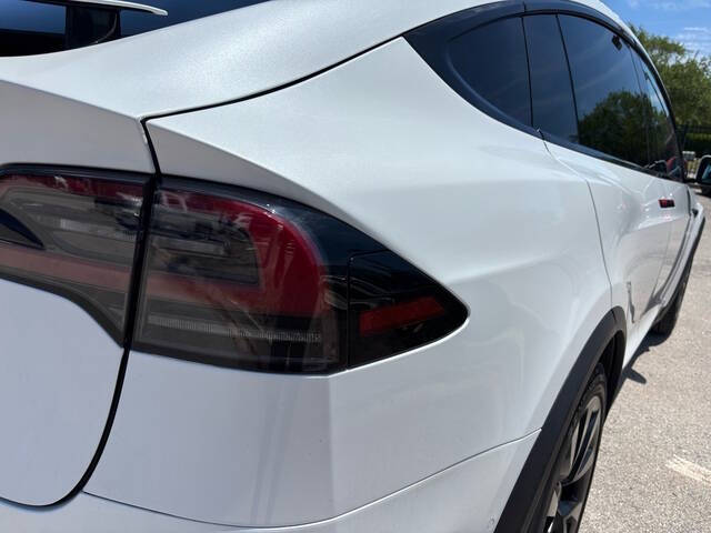2022 Tesla Model X 15