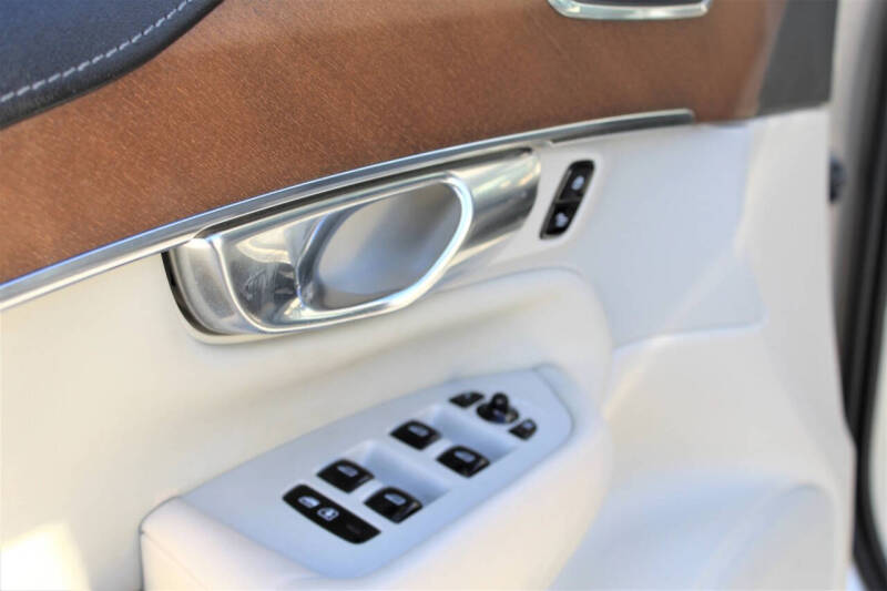 2017 Volvo XC90 T6 Inscription