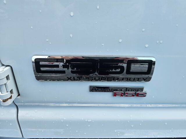 2011 Ford E-Series E-350 SD XLT