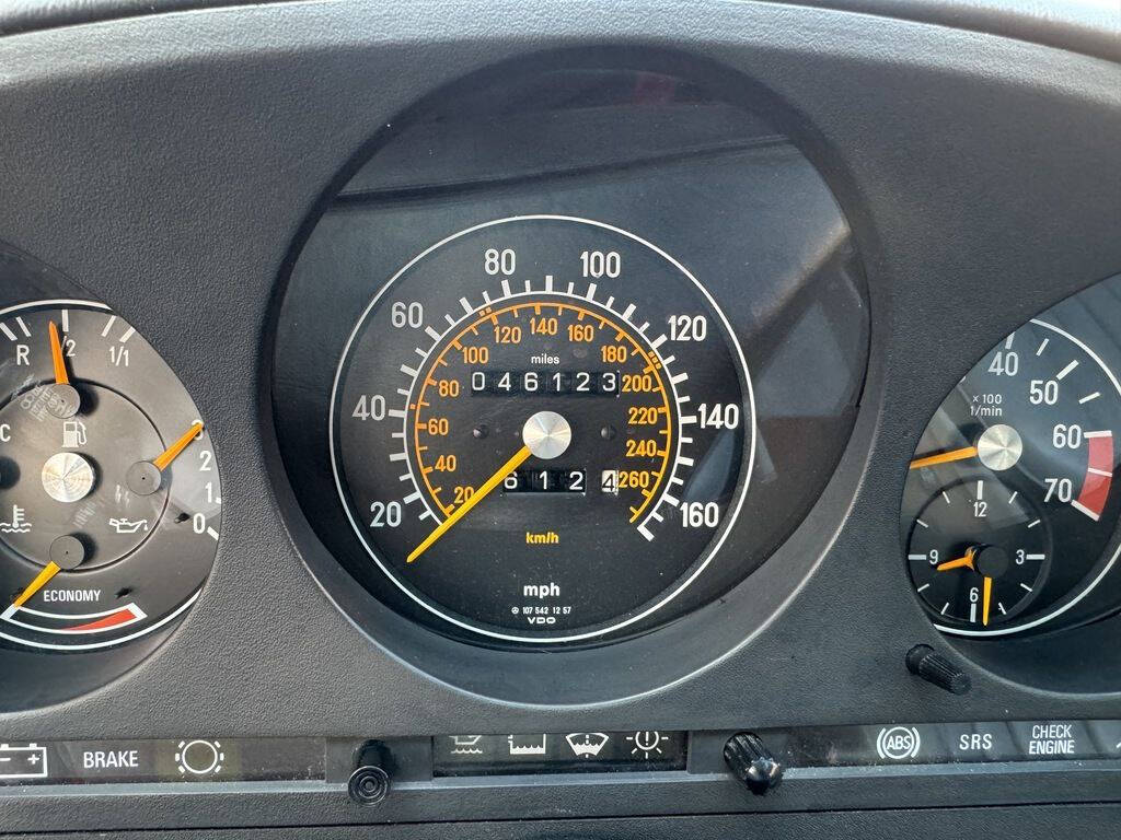 1989 Mercedes-Benz 560-Class 16