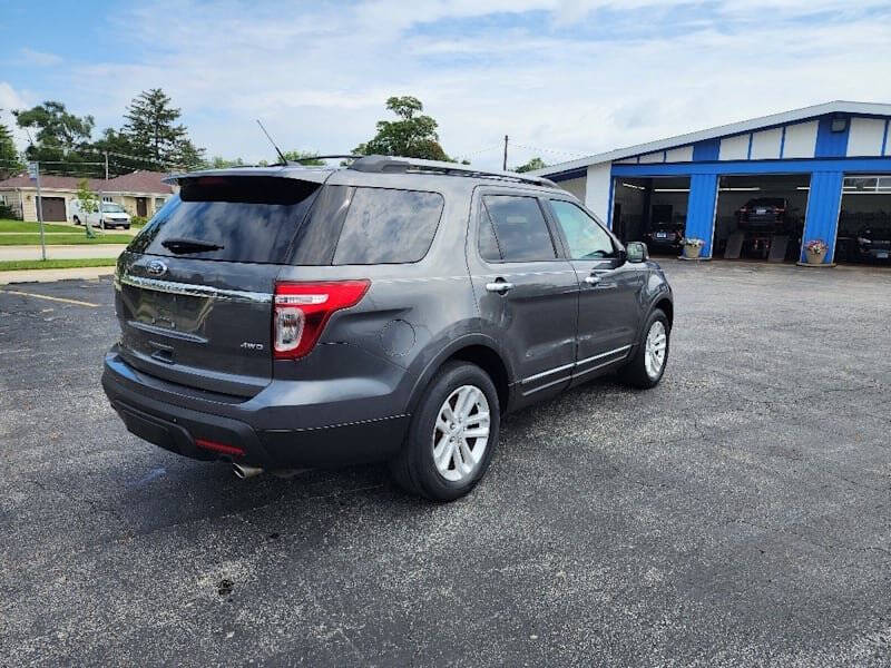 2015 Ford Explorer XLT photo 4