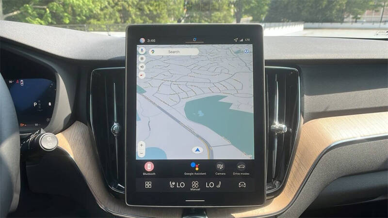 2026 Volvo XC60 B5 Plus