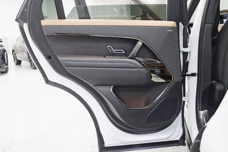 2025 Land Rover Range Rover Sport P460e Dynamic SE