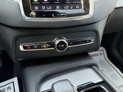 2023 Volvo XC90 B5 Core